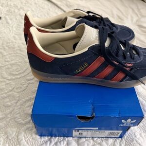 Adidas Gazelle Indoor Navy and Burgundy Sneakers